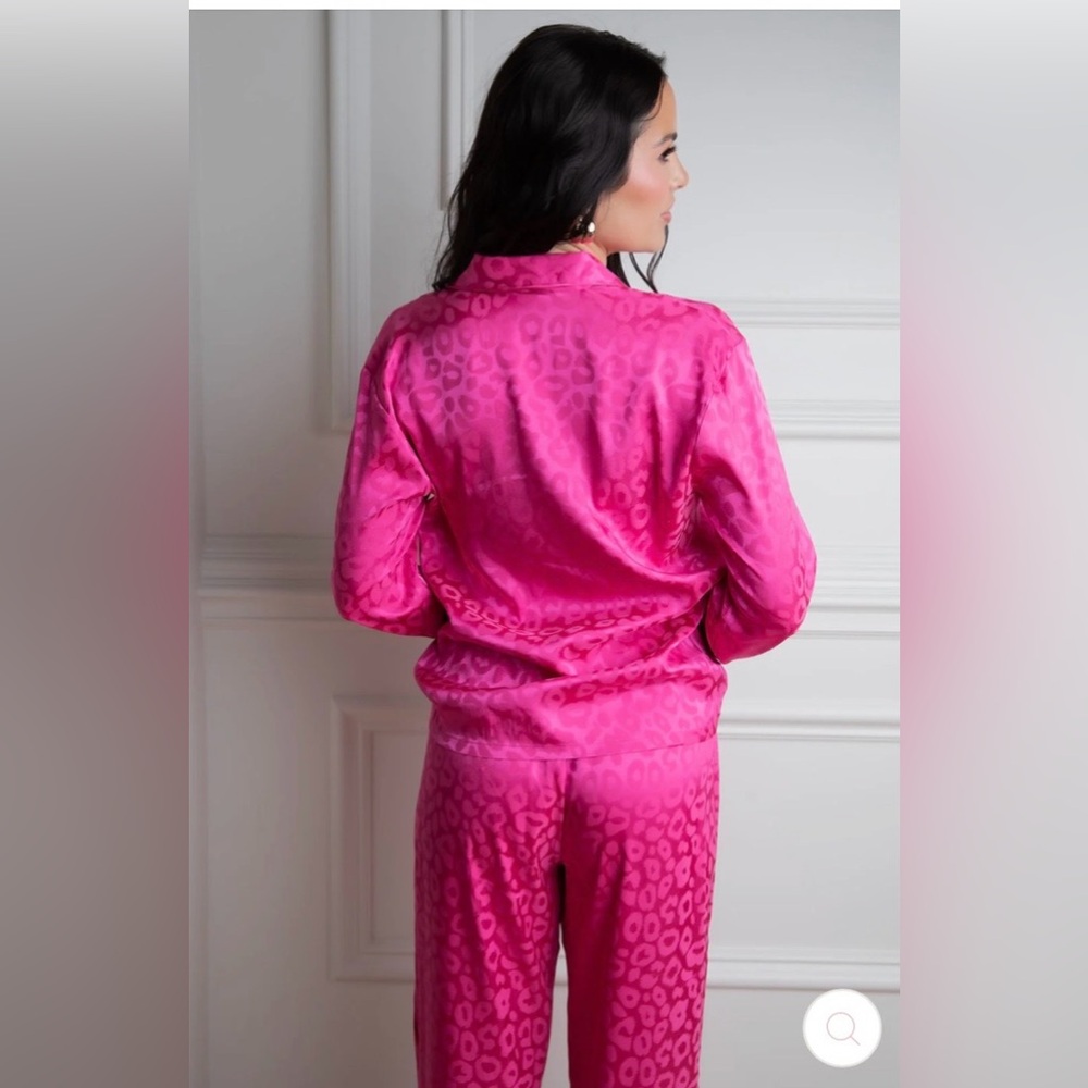 NWT Rachel Parcell Satin Jacquard Cheetah Long Sleeve Pajama Set Hot Pink XS - Picture 4 of 15